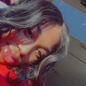 Meet your Posher, Deawna